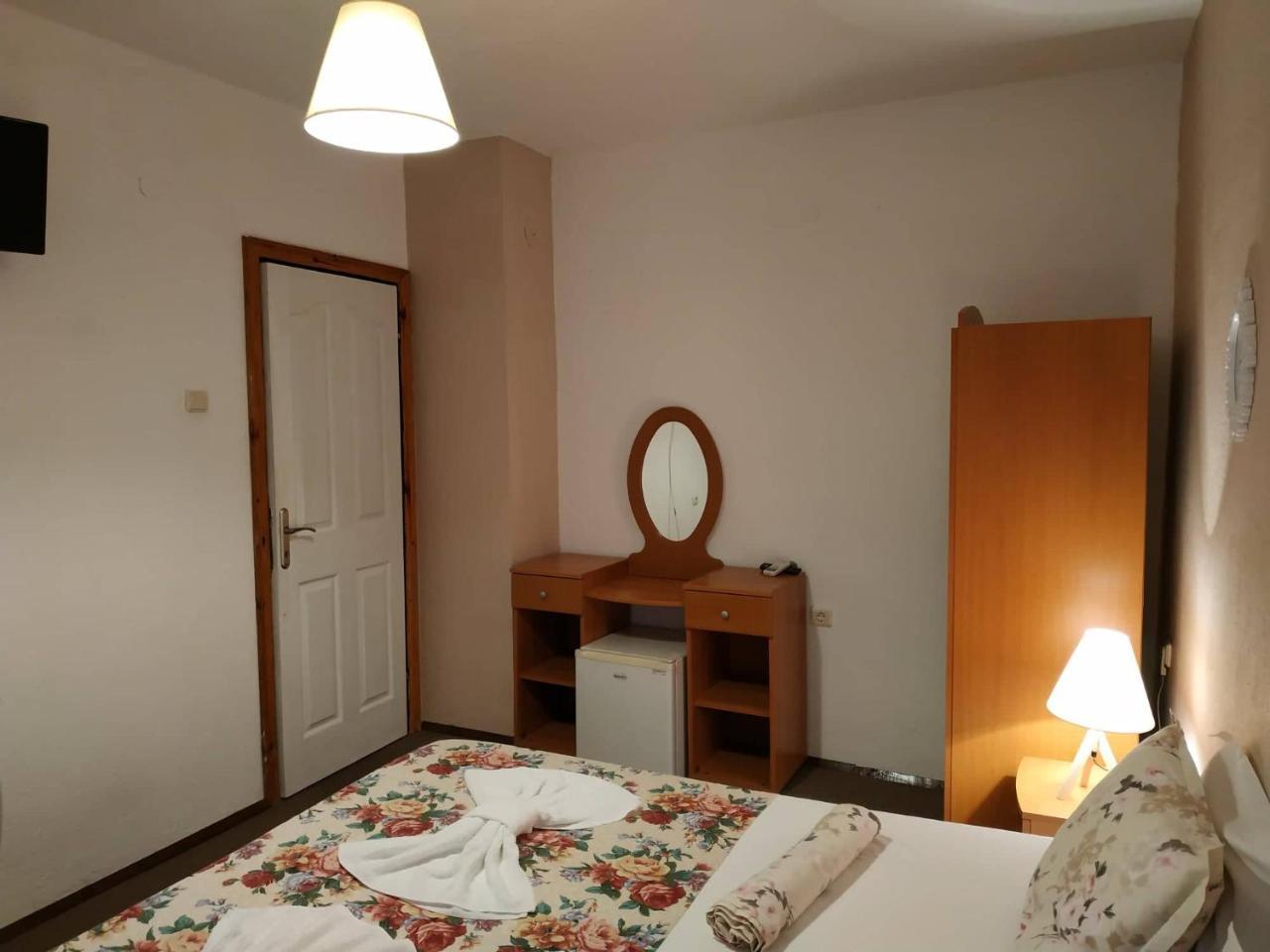Rali Apartments Kiten  Esterno foto